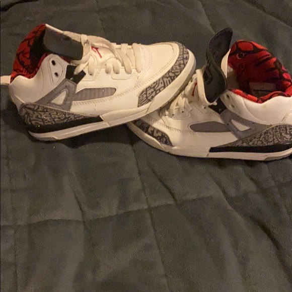 Jordan’s - Picture 2 of 4